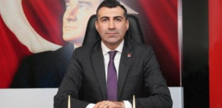 Anıl Tanburoğlu Neyin Peşinde?